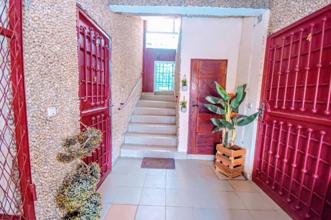 Stone House - Makepe, Douala Aparthotel Eksteriør bilde