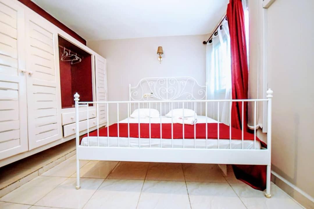 Stone House - Makepe, Douala Aparthotel Eksteriør bilde