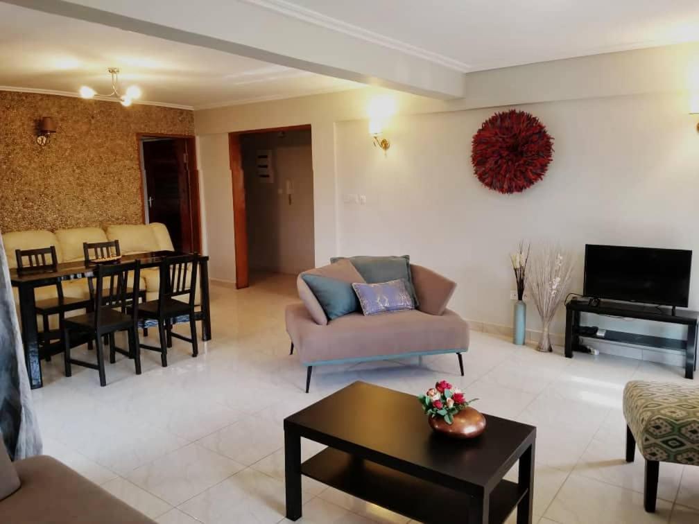 Stone House - Makepe, Douala Aparthotel Eksteriør bilde